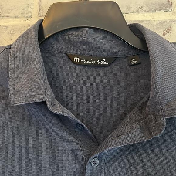 Travis Mathew Men’s Medium Golf Polo Short Sleeve Shirt Navy Lightweight Pocket - Picture 3 of 6